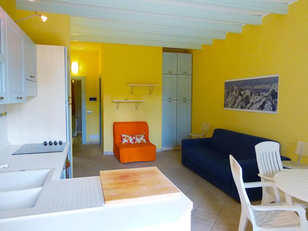 Apartment Hermitage-5 By Interhome Porto Valtravaglia Rum bild